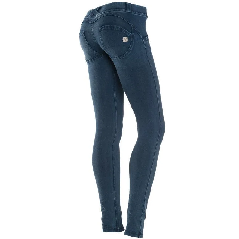 Low Waist 7/8 Length WR.UP Denim - Dark Blue + Blue Stitching